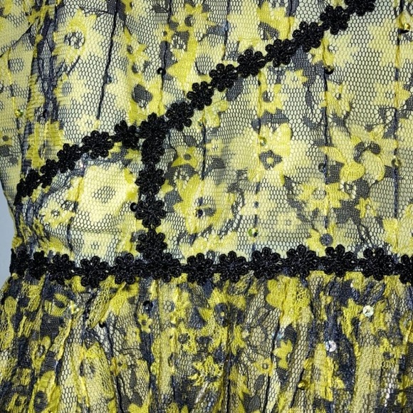 Romeo & Juliet Couture Women's Size Small Yellow & Black Spaghetti Strap Mini - Picture 3 of 6